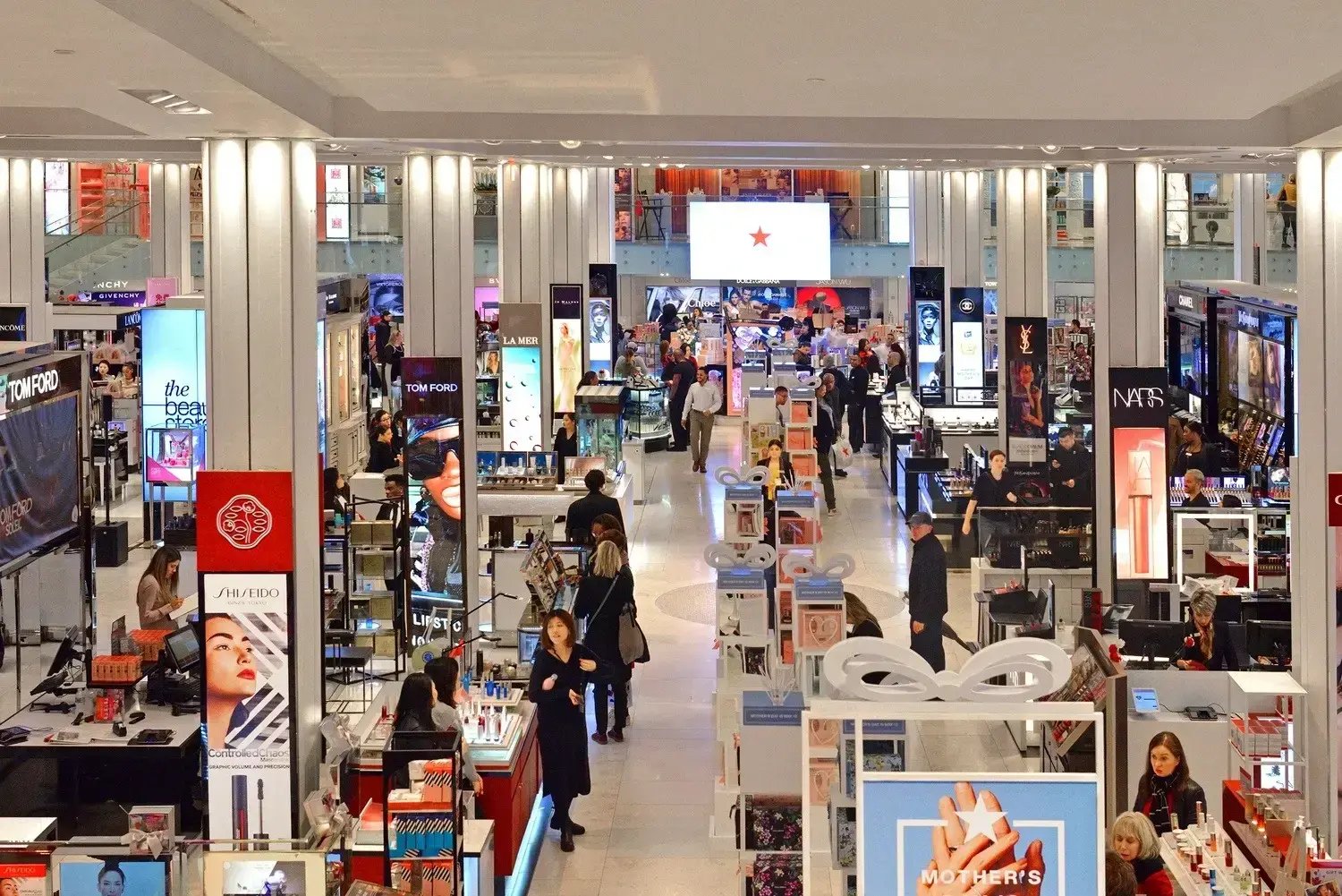 Hotels close to Macy's Herald Square - Image by Popova Valeriya / Shutterstock.com