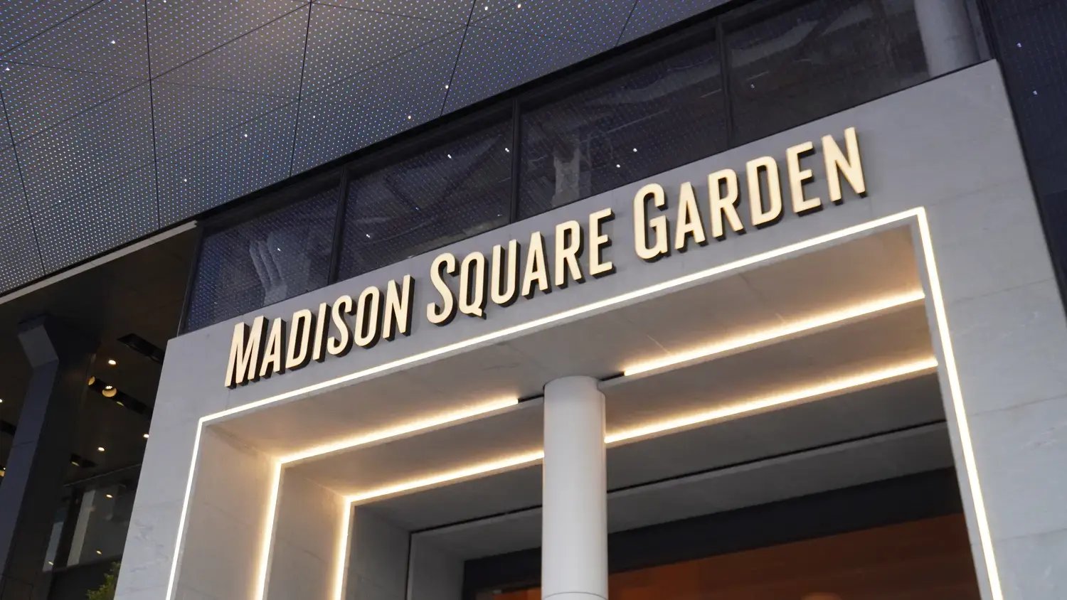 Hotel near Madison Square Garden - Image by Xackery Irving / Shutterstock.com