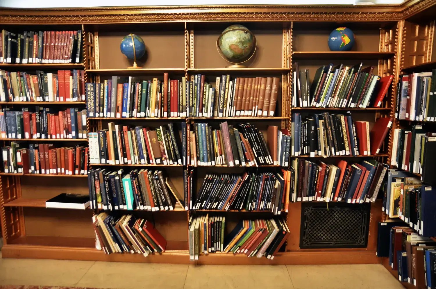 Hotels closest to New York Public Library - Image by Daniel L. Locke / Shutterstock.com